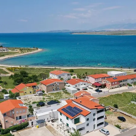 Four Points Apartament Vir