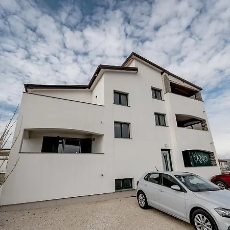 Apartment Four Points Vir