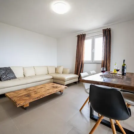 Four Points Apartment *