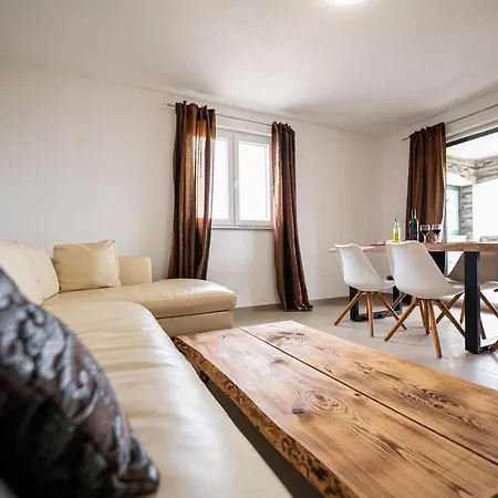 Apartment Four Points Vir