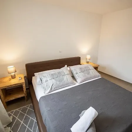 Apartment Four Points Vir