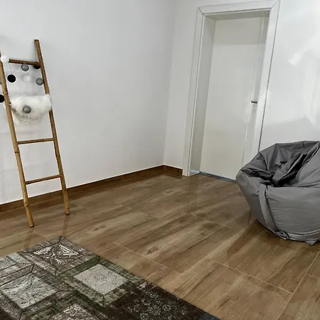 Apartment Four Points
