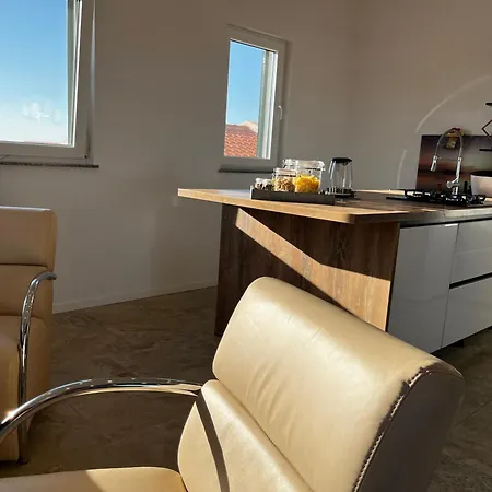 Four Points Apartment Vir