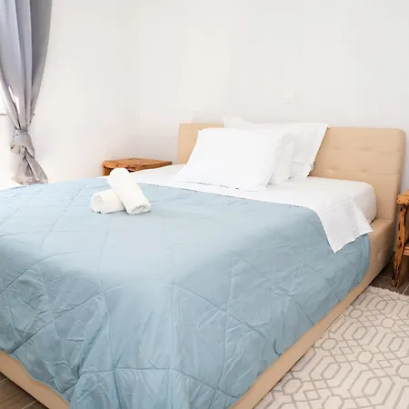 Four Points Apartman *