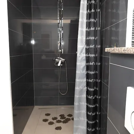 Four Points Apartman Vir