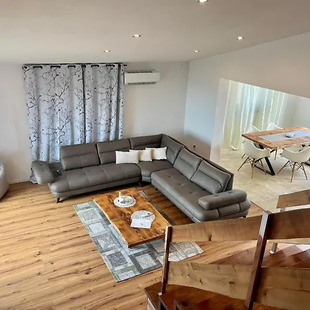 Four Points Apartman Vir