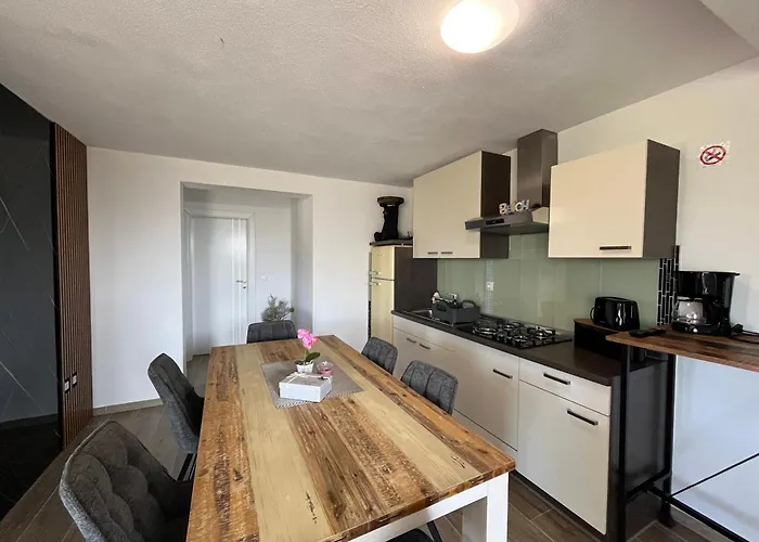 Apartament Four Points Vir
